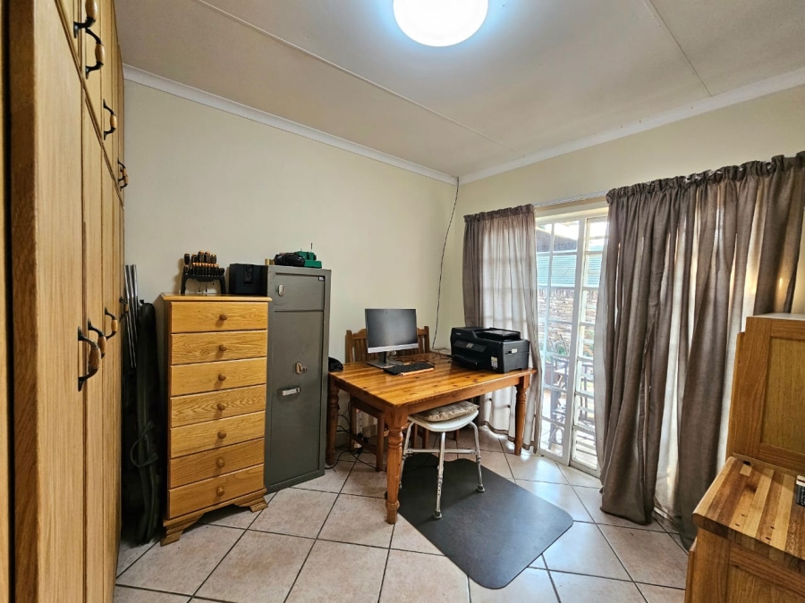 4 Bedroom Property for Sale in Van Der Hoff Park North West